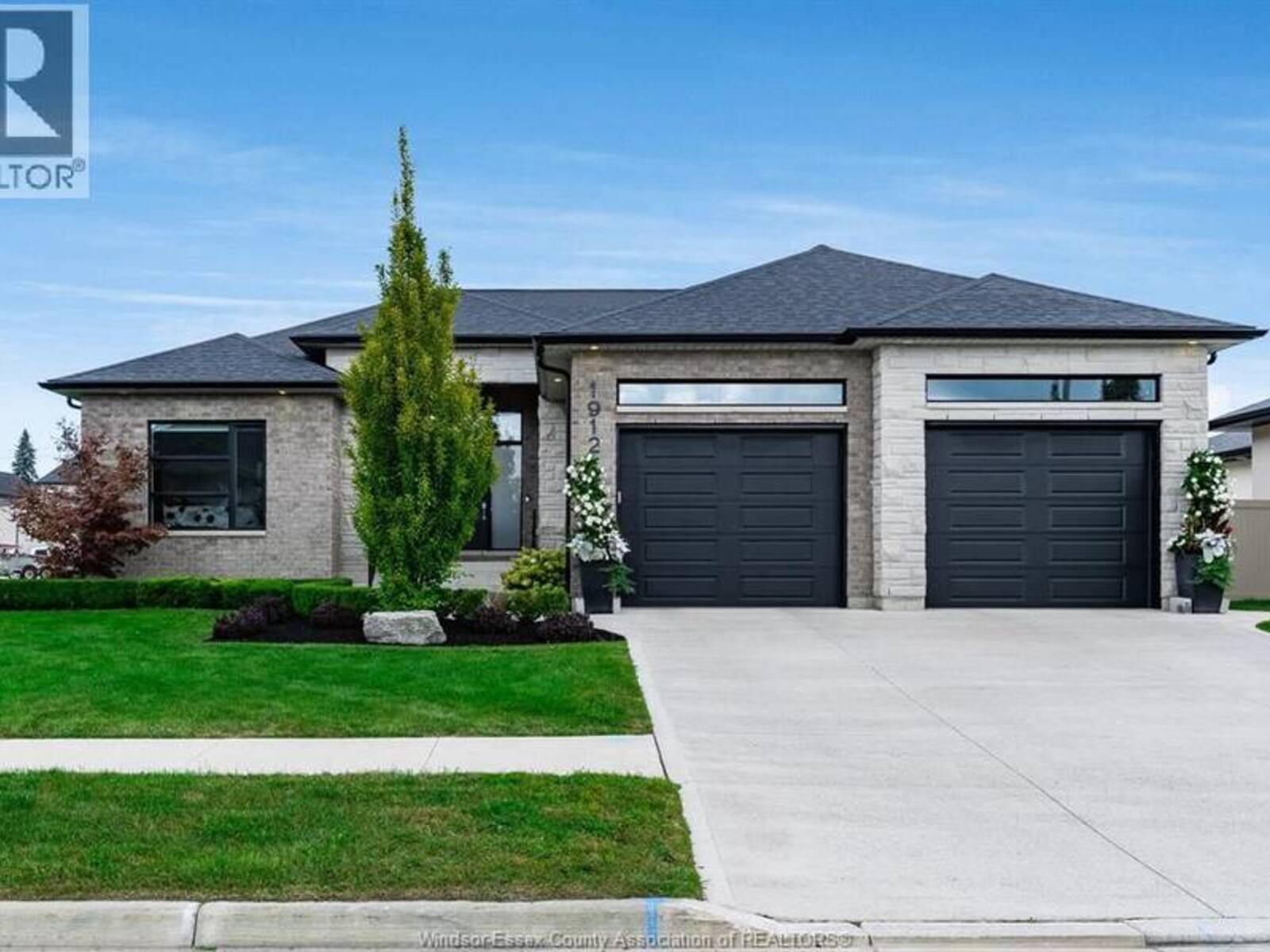 1912 Villa Canal, Kingsville, Ontario N8Y 0G5