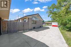 3302 WOODLAWN AVENUE | Windsor Ontario | Slide Image Ten