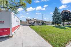 3302 WOODLAWN AVENUE | Windsor Ontario | Slide Image Three