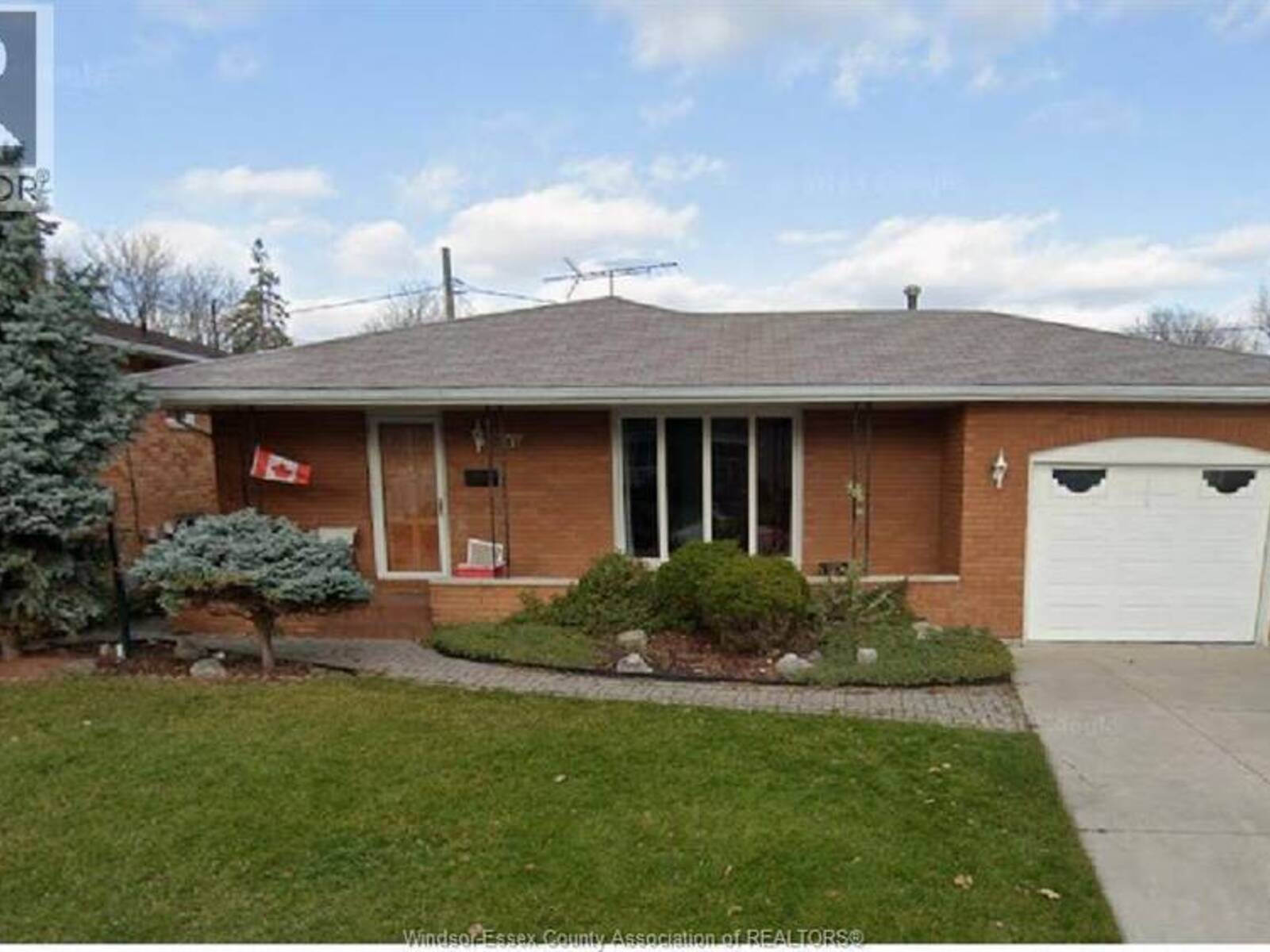 1616 BURWELL COURT, Windsor, Ontario N9C 3Z8