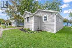 152 DANA DRIVE | Essex Ontario | Slide Image Three