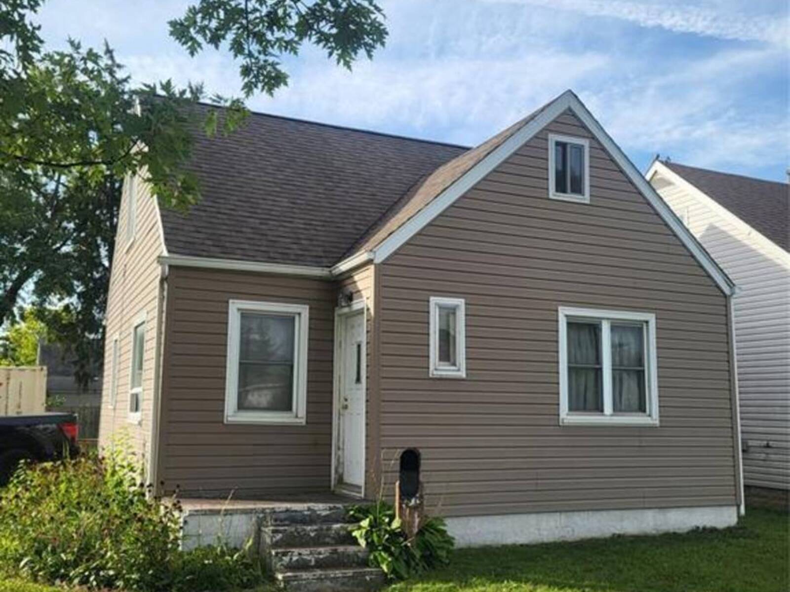 591 CHARLOTTE, Windsor, Ontario N8X 3A4