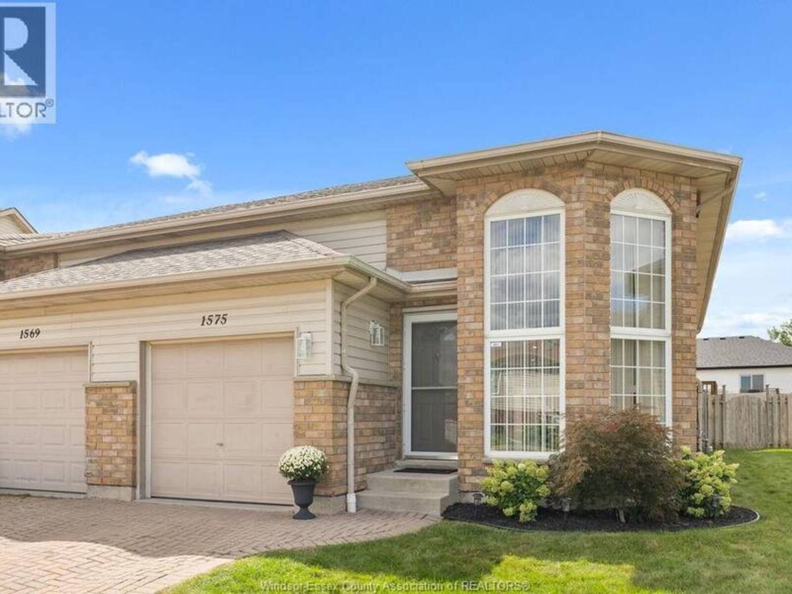 1575 VOLLANS STREET, LaSalle, Ontario N9H 2M9