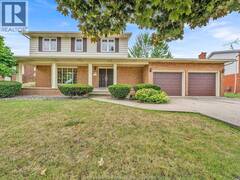 132 LYDIA Amherstburg Ontario, N9V 3R3