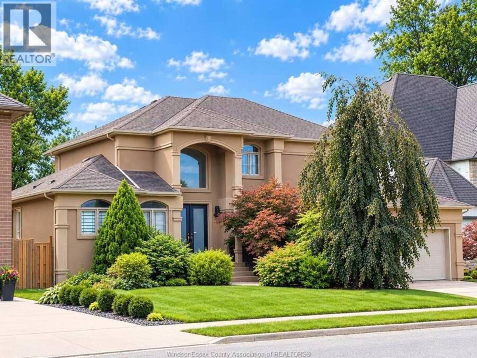425 COUNTRY CLUB DRIVE, Windsor, Ontario N9G 3G9