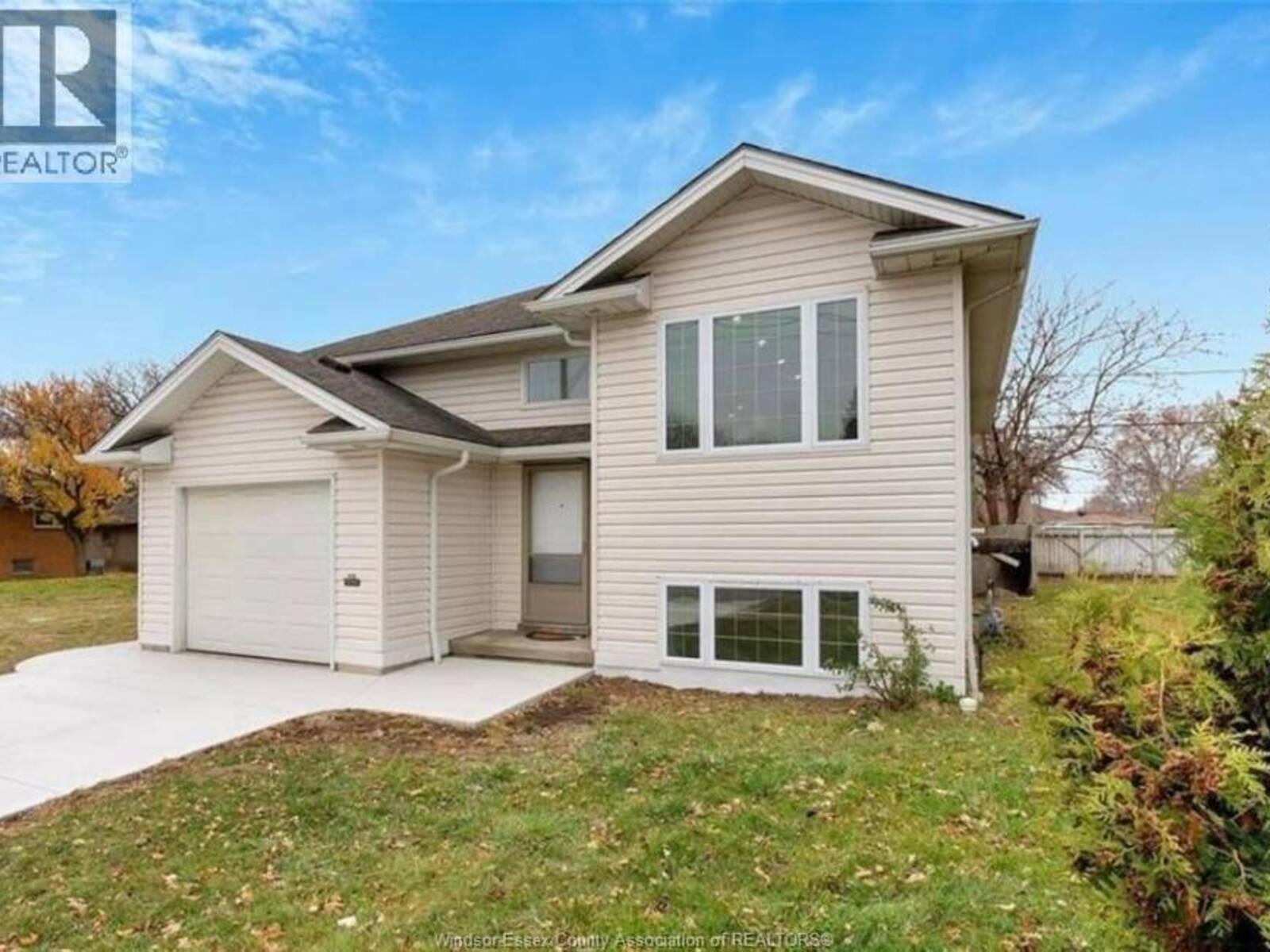 1443 CAMPBELL AVENUE, Windsor, Ontario N9B 2K1