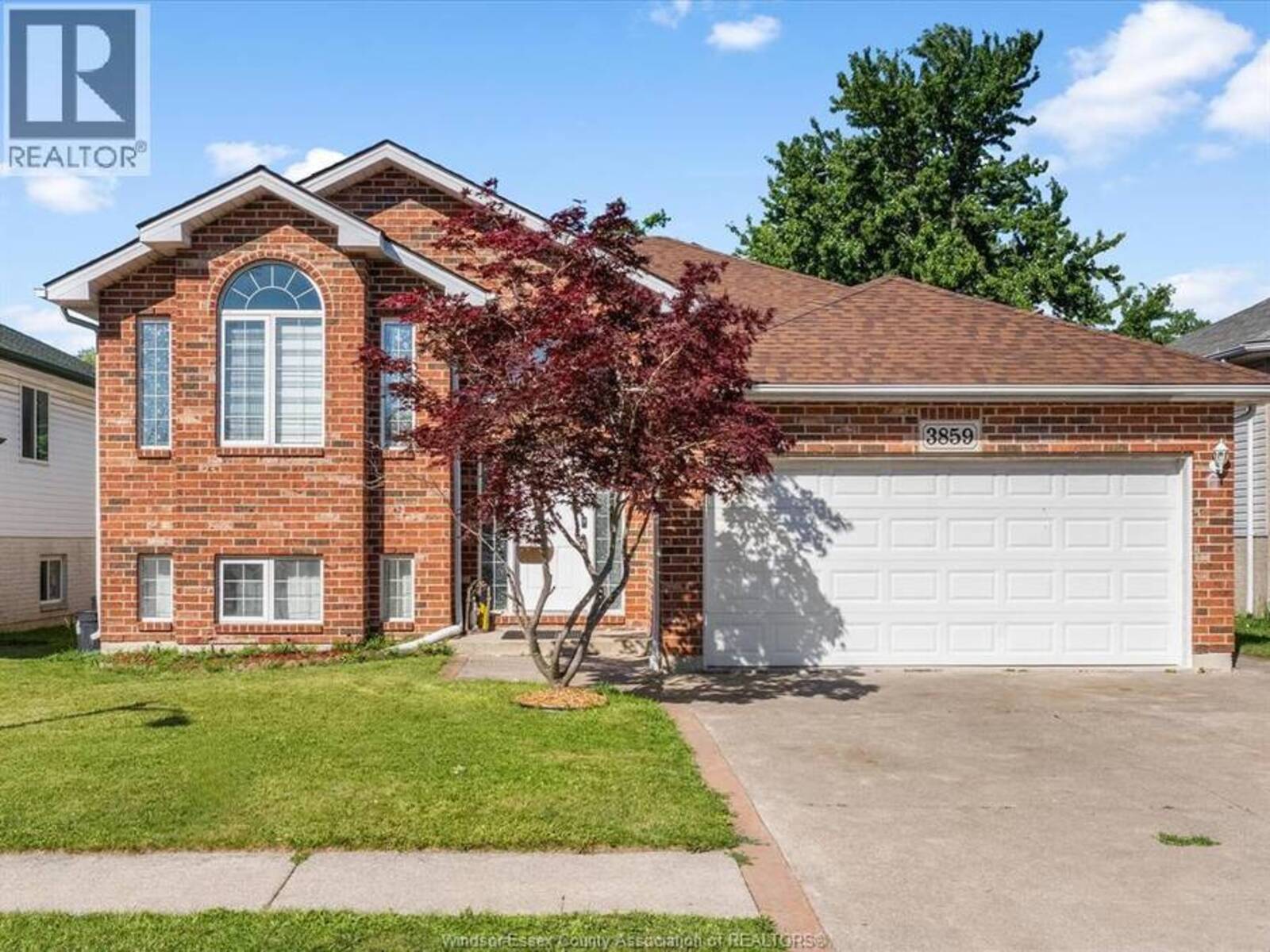 3859 CLARA AVENUE, Windsor, Ontario N9E 4X6