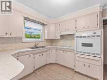11 WARREN AVENUE | Leamington Ontario | Slide Image Nine