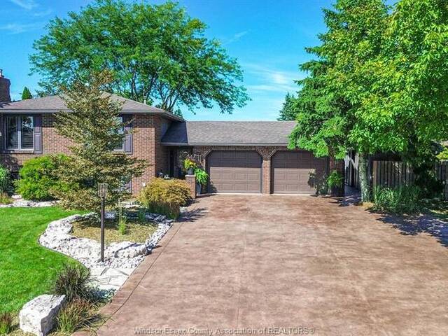 284 BENETEAU Amherstburg Ontario, N9V 3R3 - 4 Bedrooms Waterfront Home For sale