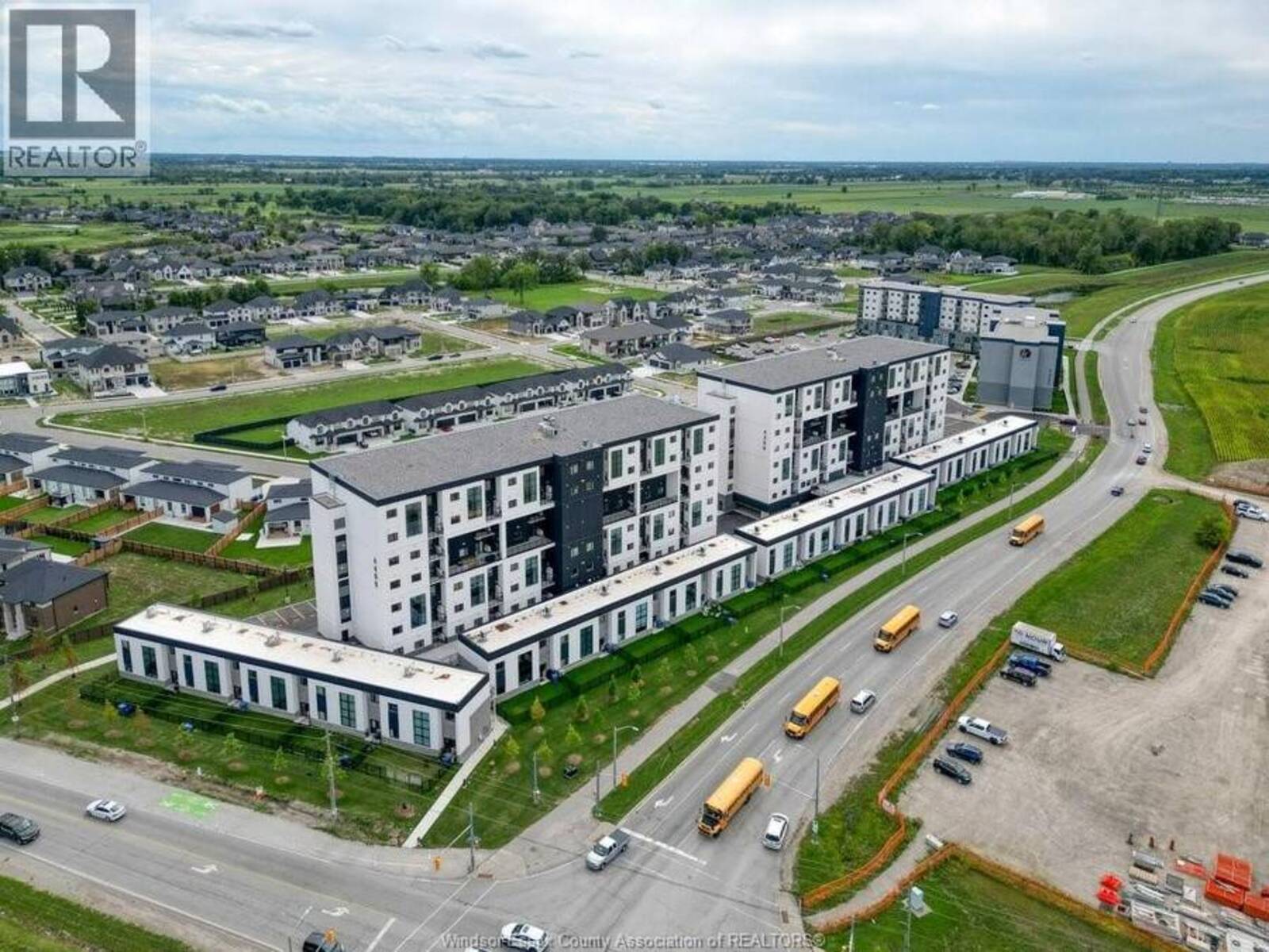 4300 LAURIER PARKWAY Unit# 215, LaSalle, Ontario N9H 0R1