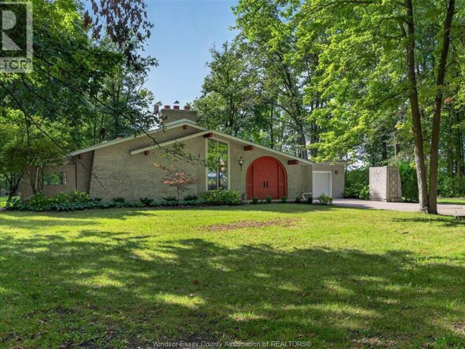8030 COUNTY RD 15, Essex, Ontario N8M 2X6
