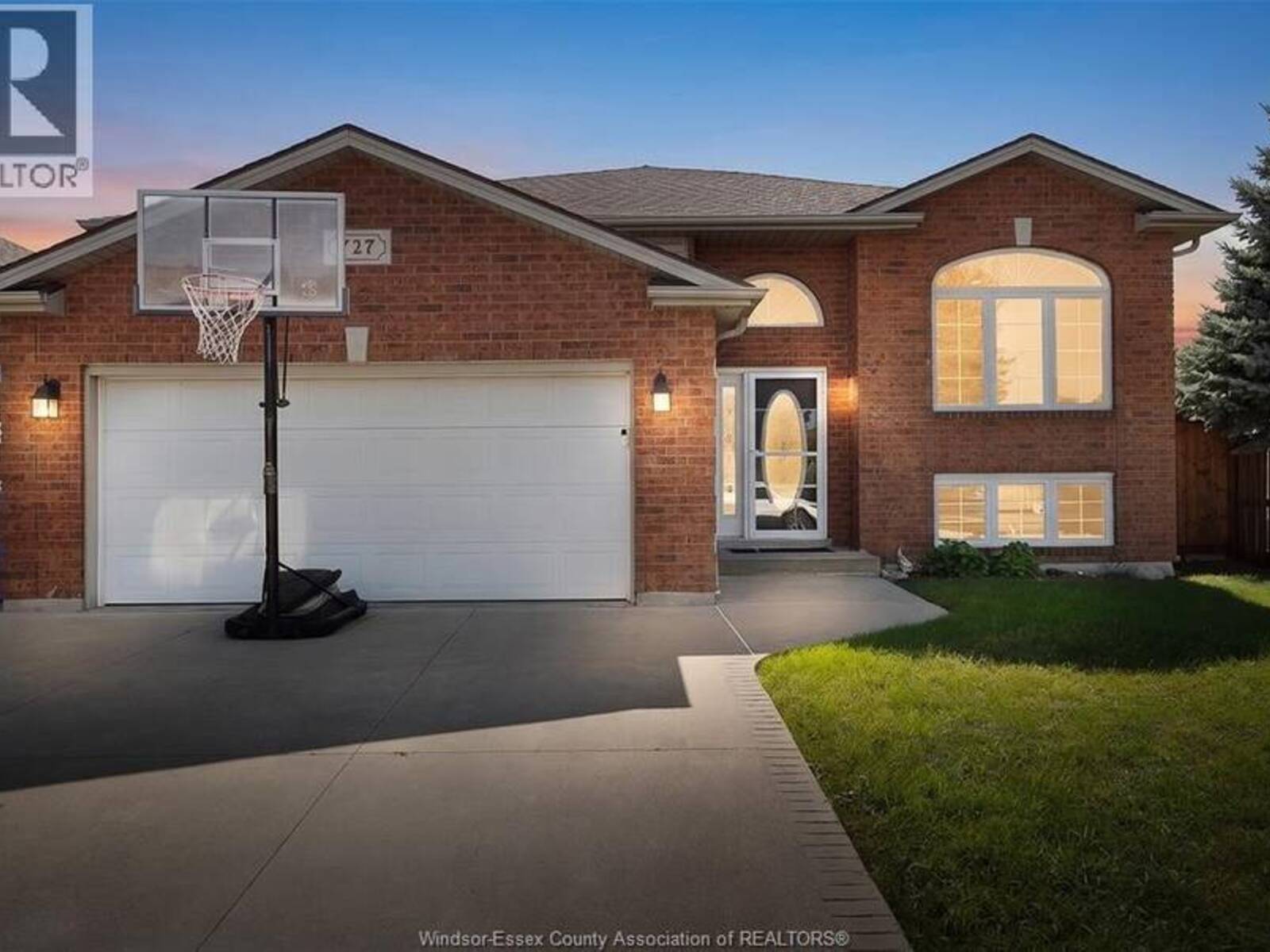 727 ALPENROSE, Windsor, Ontario N9G 2X7