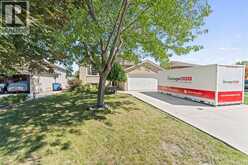 584 PETTYPIECE DRIVE | Amherstburg Ontario | Slide Image Three
