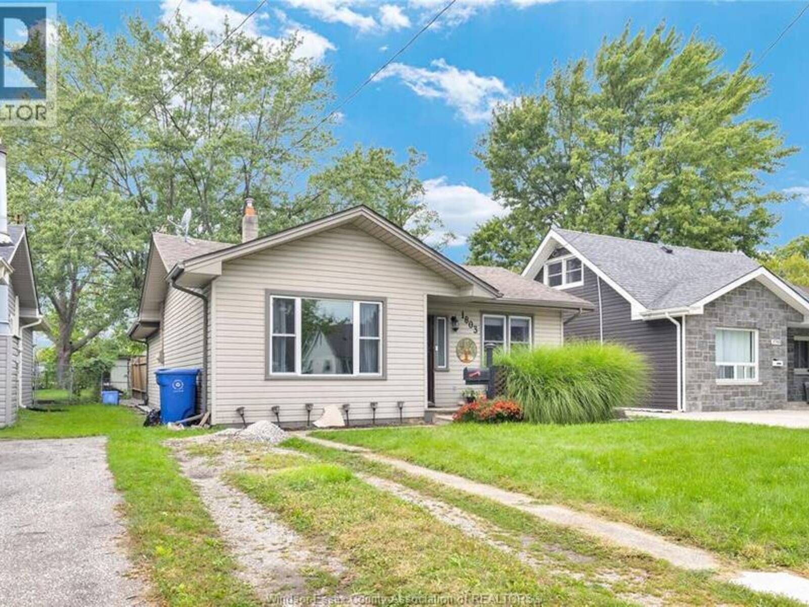 1803 FERNDALE ROAD, Windsor, Ontario N8T 2K7