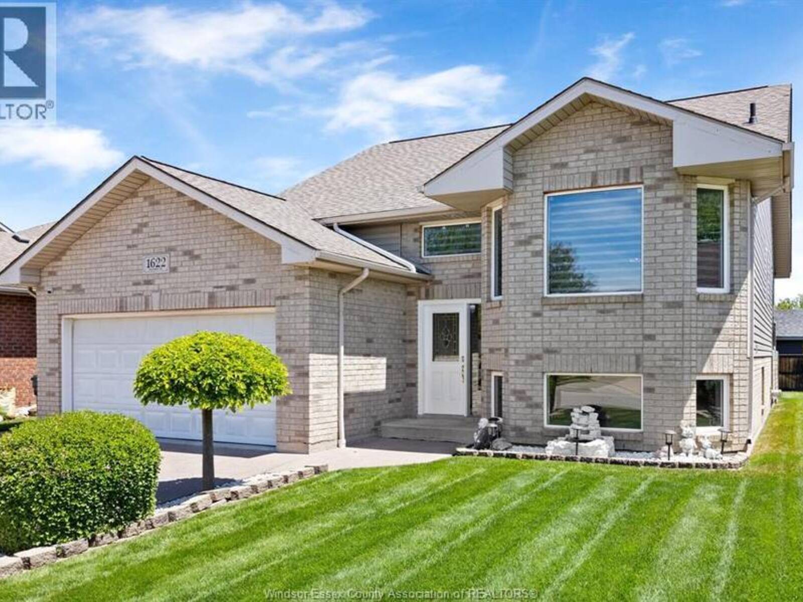 1622 CLOVER, Windsor, Ontario N8P 1R1