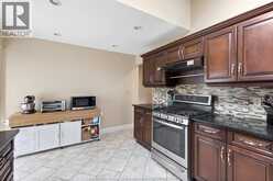 2085 EDGEMORE | LaSalle Ontario | Slide Image Thirteen