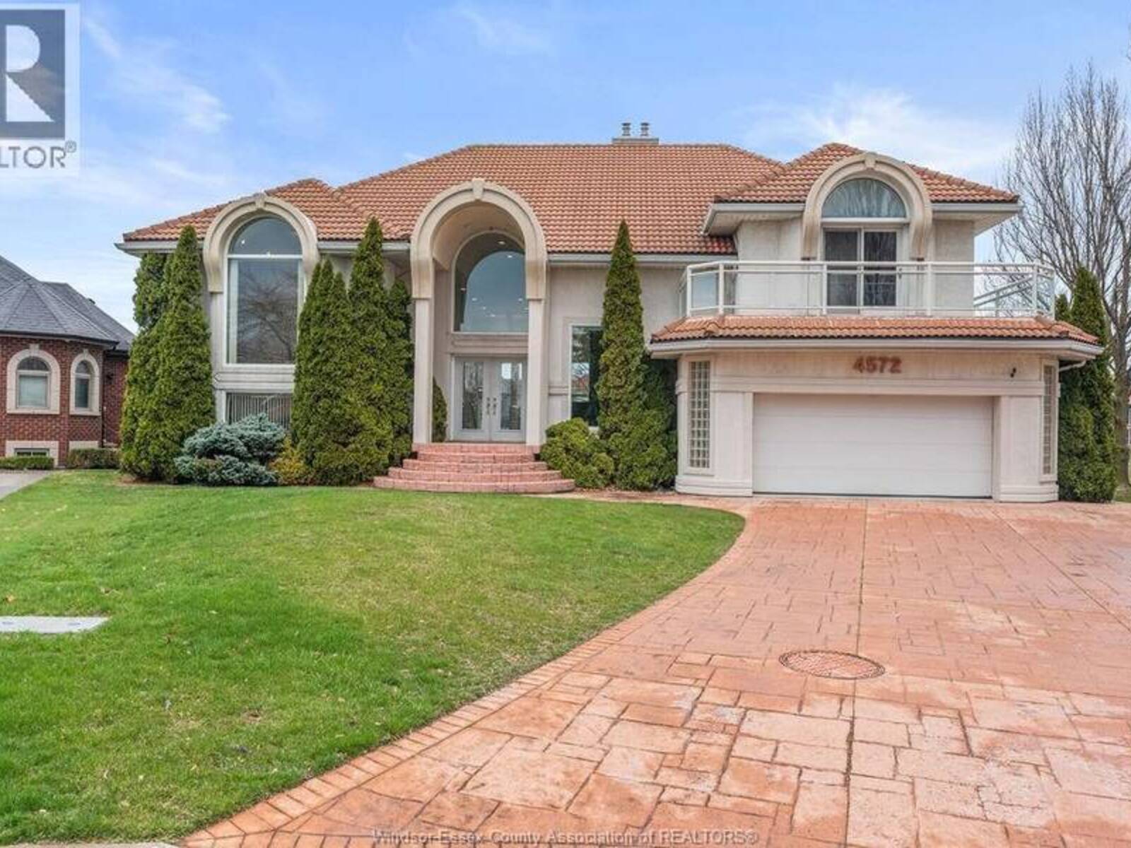 4572 LAKE GRANDE COURT, Windsor, Ontario N9G 2R3