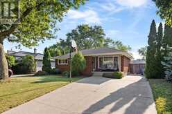 462 DORMAR DRIVE | Windsor Ontario | Slide Image One