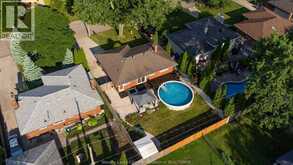 462 DORMAR DRIVE | Windsor Ontario | Slide Image Thirty