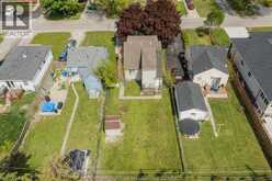 623 EDINBOROUGH | Windsor Ontario | Slide Image Thirty-six