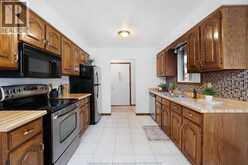 12075 ST. THOMAS CRESCENT | Tecumseh Ontario | Slide Image Sixteen