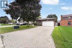 12075 ST. THOMAS CRESCENT | Tecumseh Ontario | Slide Image Two
