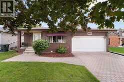 12075 ST. THOMAS CRESCENT | Tecumseh Ontario | Slide Image Four