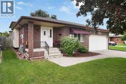 12075 ST. THOMAS CRESCENT | Tecumseh Ontario | Slide Image Five