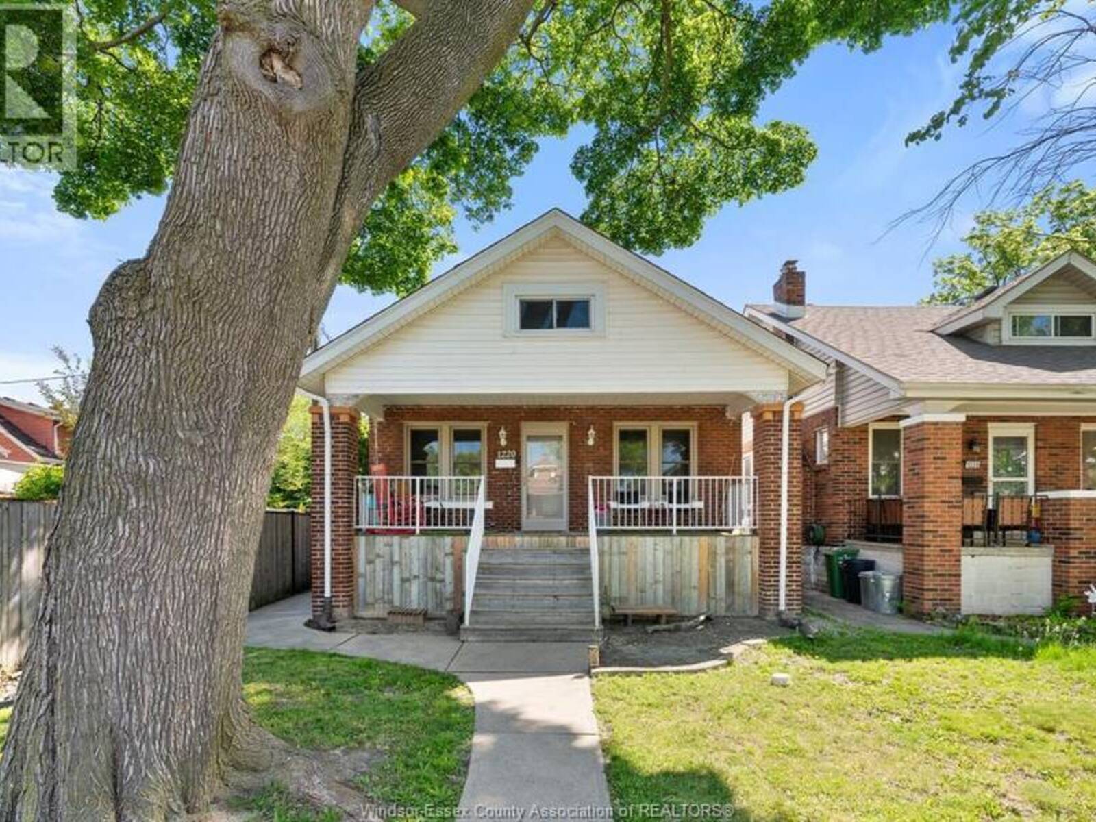1220 BRUCE AVENUE, Windsor, Ontario N8X 1X3