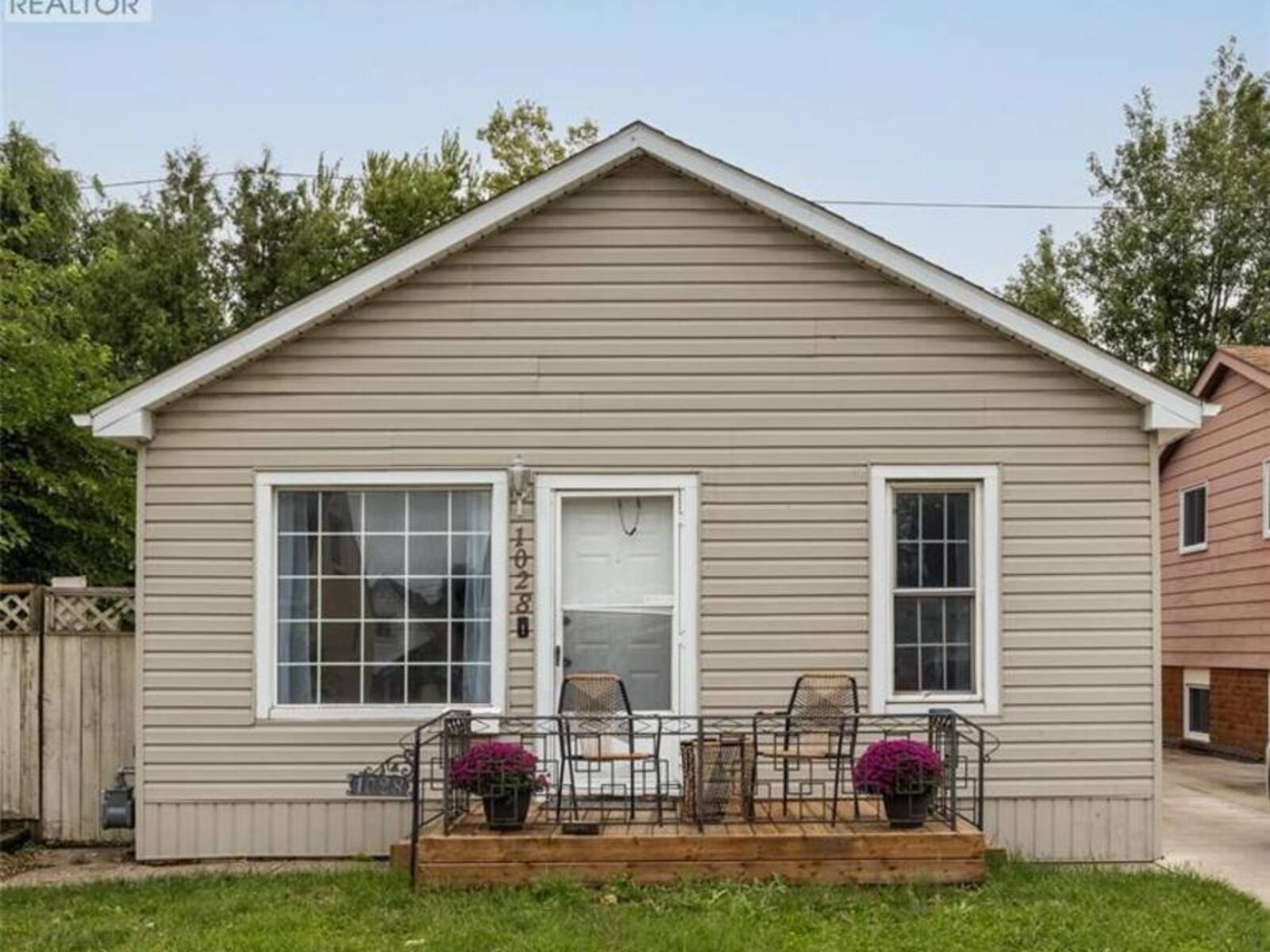 1028 REEDMERE ROAD, Windsor, Ontario N8S 2M1