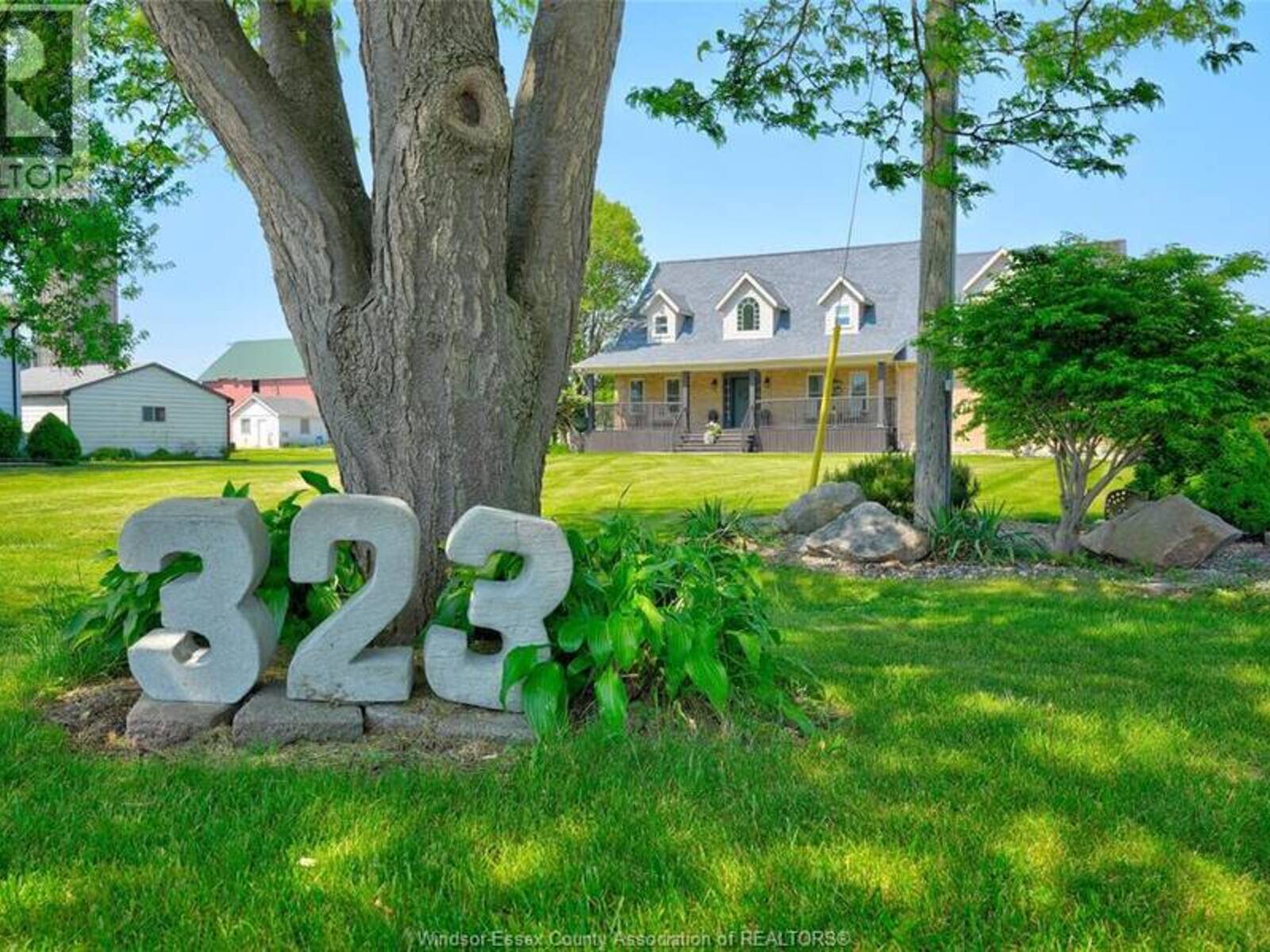 323 COUNTY RD 27 East, Kingsville, Ontario N0R 1V0