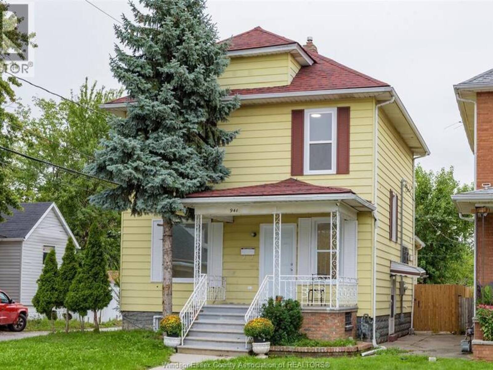 941 CATARAQUI, Windsor, Ontario N9A 3P7