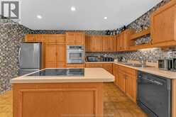 4236 ROSELAND DRIVE East | Windsor Ontario | Slide Image Thirteen