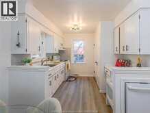 3365 CURRY AVENUE | Windsor Ontario | Slide Image Nine