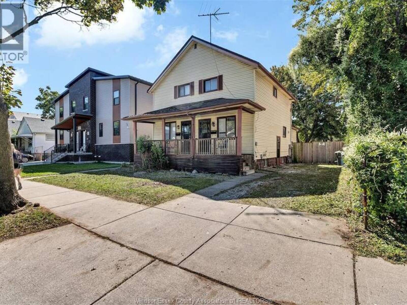 923-925 CALIFORNIA AVENUE, Windsor, Ontario N9B 2Z5