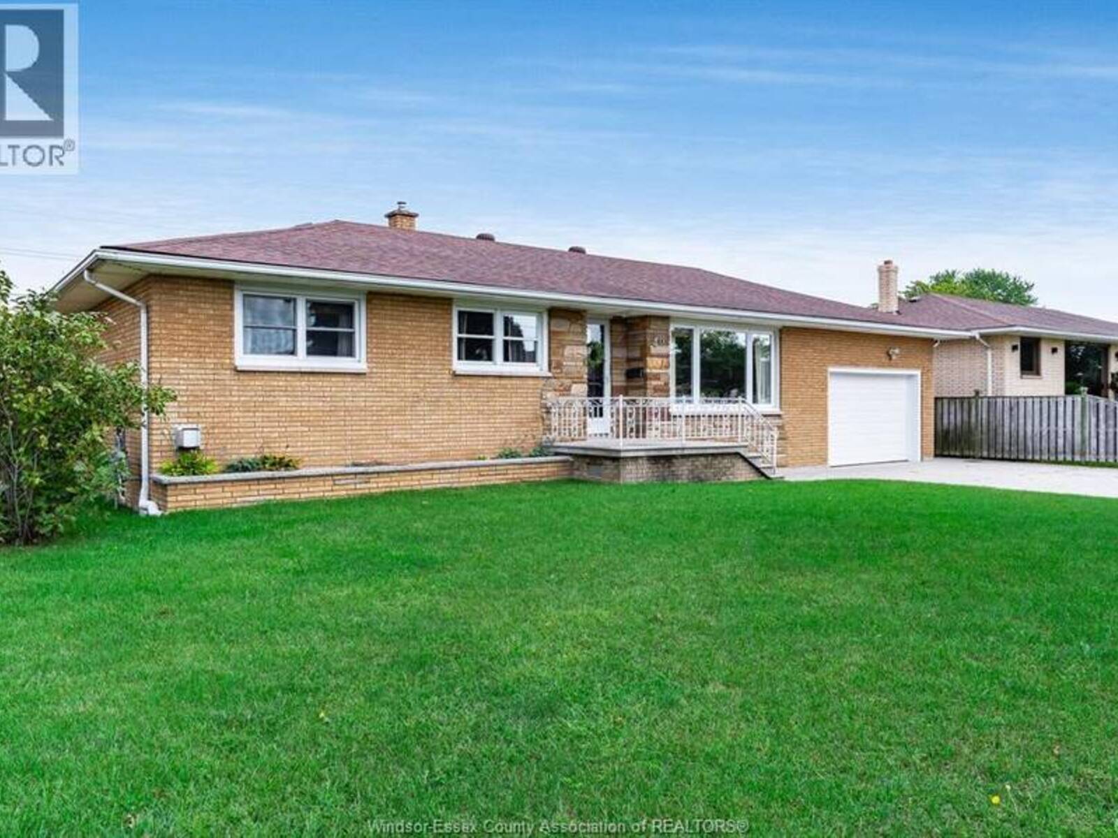 40 NICHOLAS STREET, Leamington, Ontario N8H 3R9