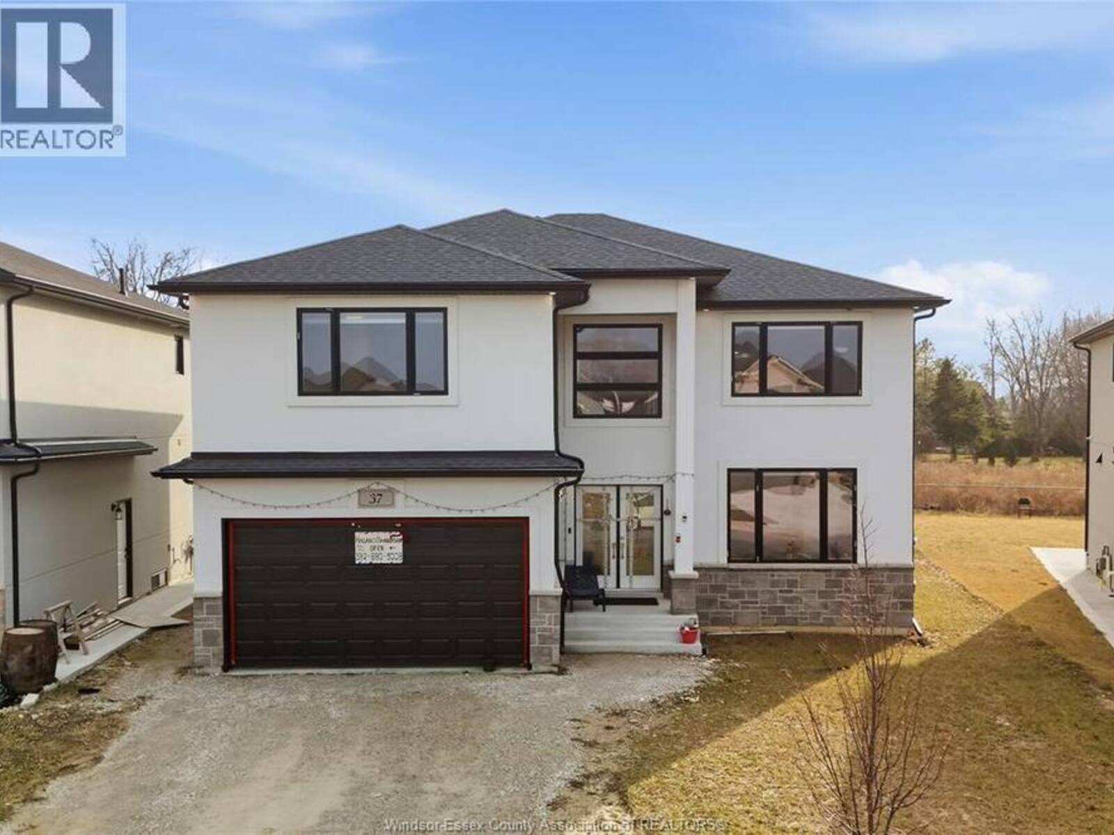 37 KINGSBRIDGE DRIVE, Amherstburg, Ontario N9V 4A5