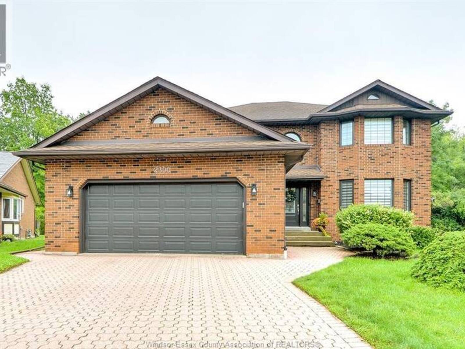 2300 Santo DRIVE, Windsor, Ontario N9G 2J8