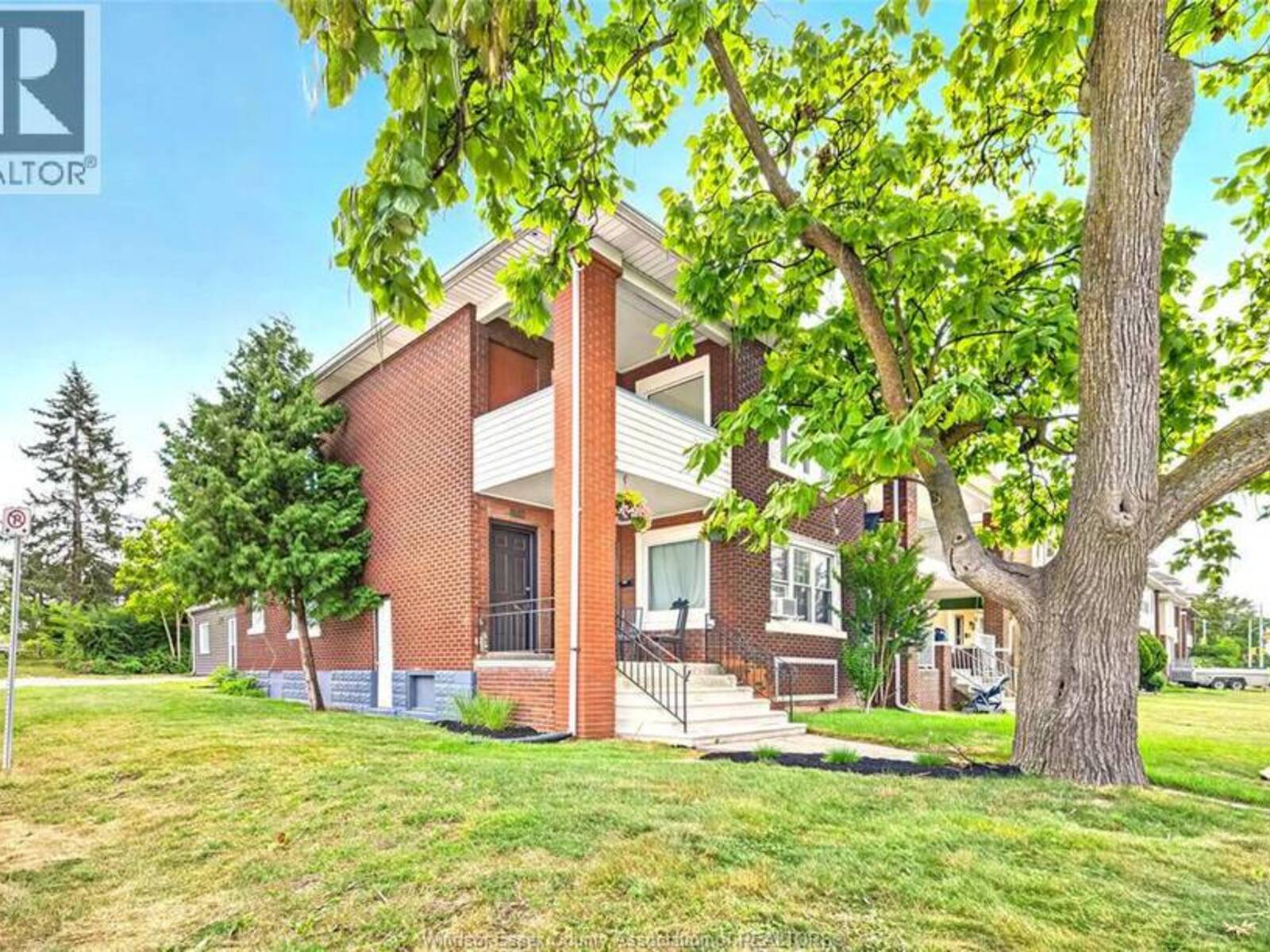 597-599 GILES BOULEVARD East, Windsor, Ontario N9A 4E1
