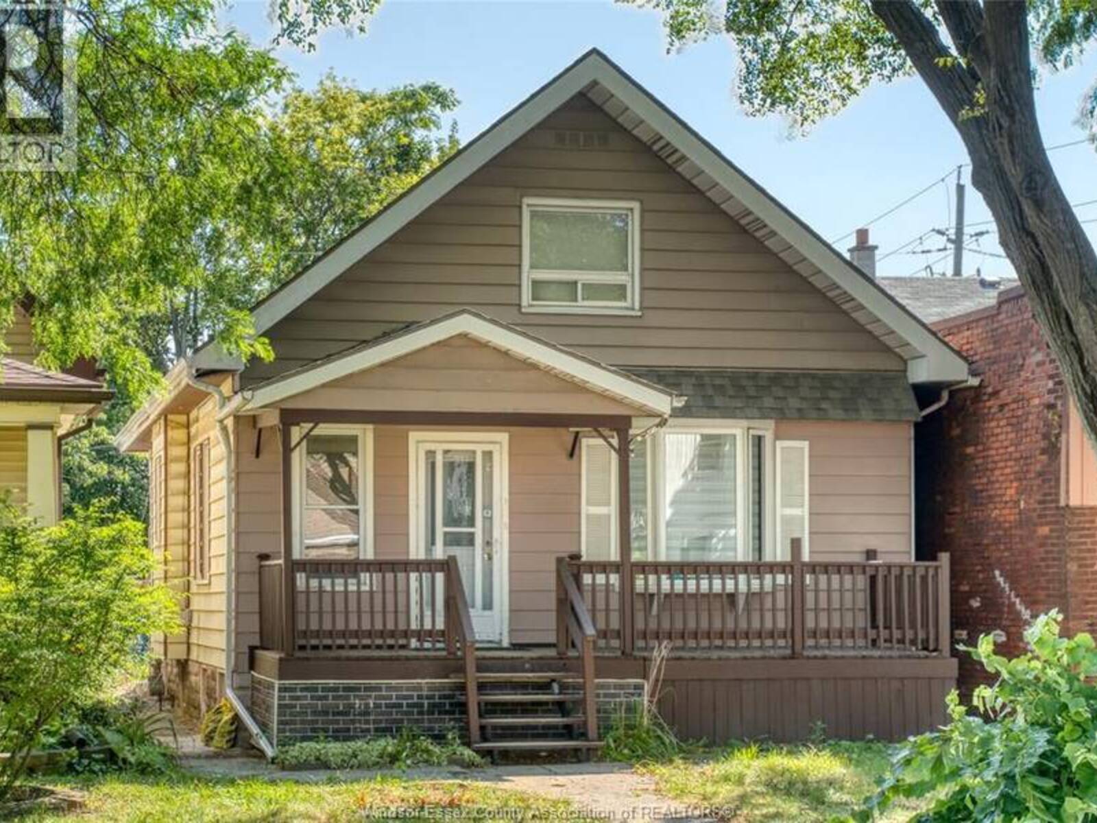 1488 LINCOLN, Windsor, Ontario N8Y 2J1