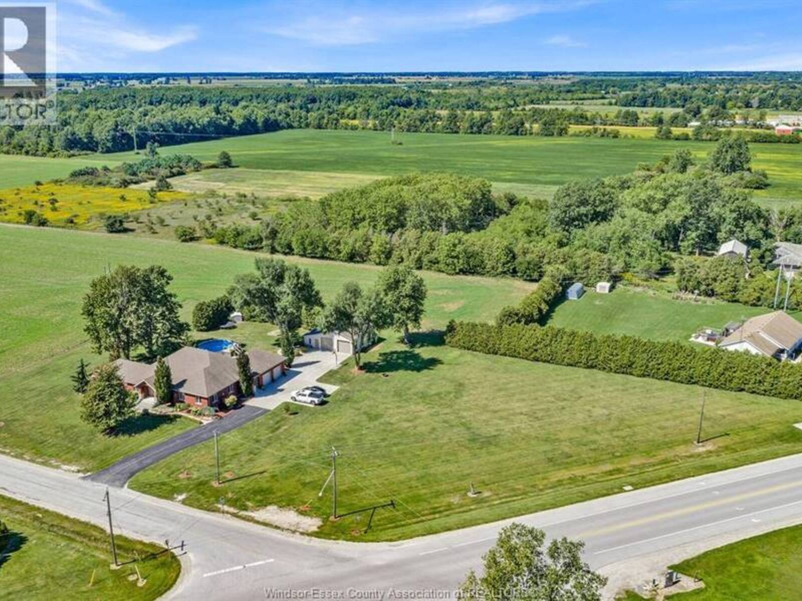 374 INMAN Sideroad, Kingsville, Ontario N0P 2G0