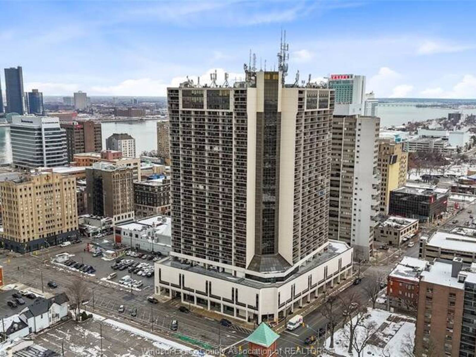 150 PARK Unit# 802, Windsor, Ontario N9A 7A2