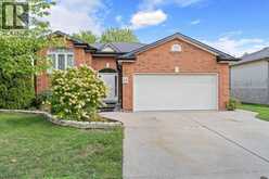 844 COTTAGE GROVE | Kingsville Ontario | Slide Image Three