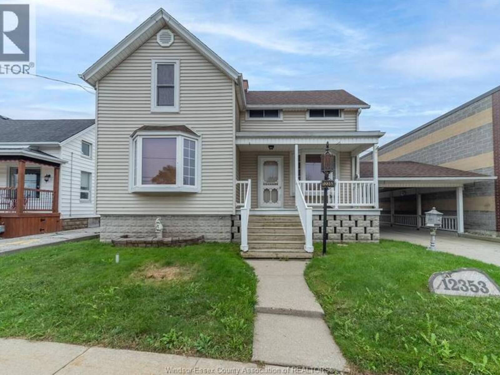 12353 TECUMSEH ROAD East, Tecumseh, Ontario N8N 1M5