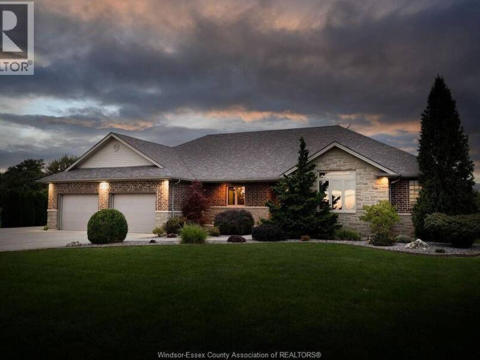 1352 Tecumseh Rd, Lakeshore, Ontario N0R 1N0