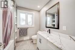 2405 ROXBOROUGH BOULEVARD | Windsor Ontario | Slide Image Thirty-two