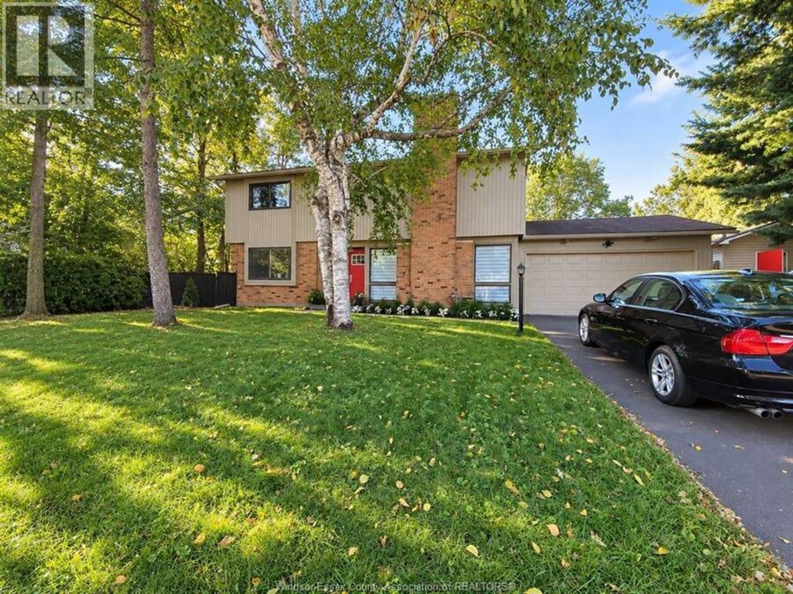 22 NORTHVIEW ROAD, Ottawa, Ontario K2E 6A7