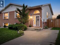 12589 HORWOOD CRESCENT Tecumseh Ontario, N8N 4T7