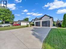 22 SHAWNEE COURT | Leamington Ontario | Slide Image Four