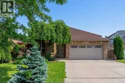 1544 IMPERIAL CRESCENT | Windsor Ontario | Slide Image Two
